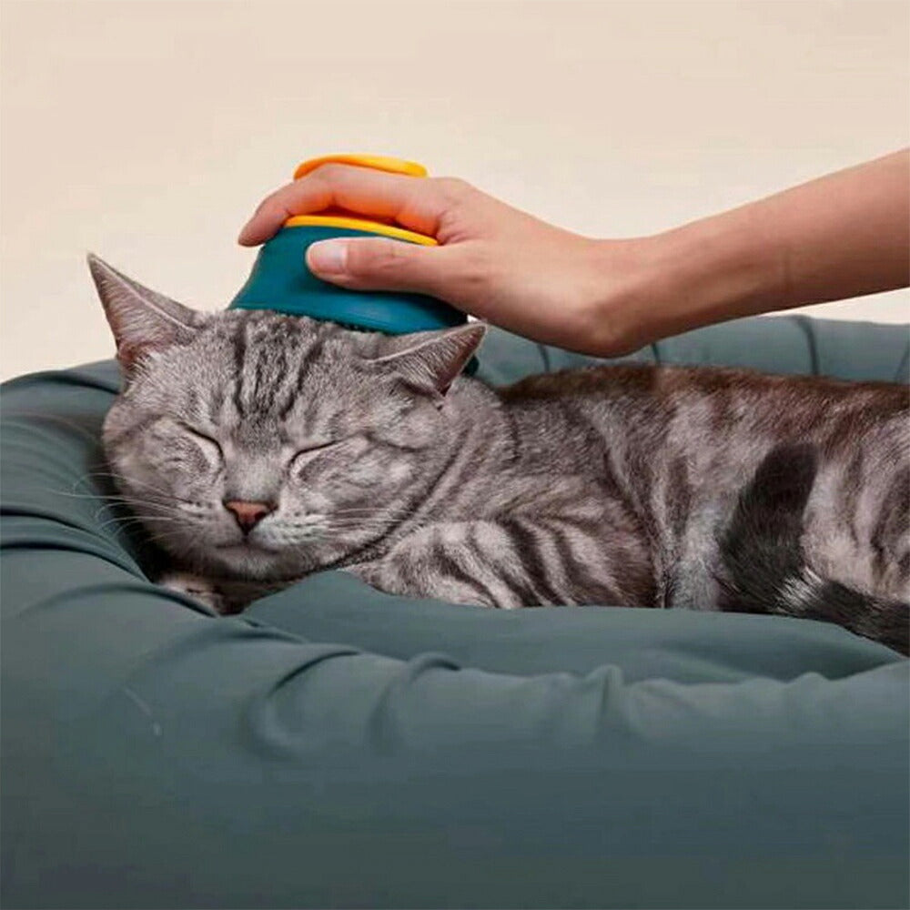 DEERPET Soft Silicone Pet Grooming Brush - detail view 2
